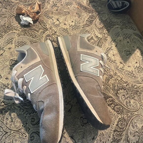 New Balance lGray Sneakers size 7 574 classics great condition main image 5